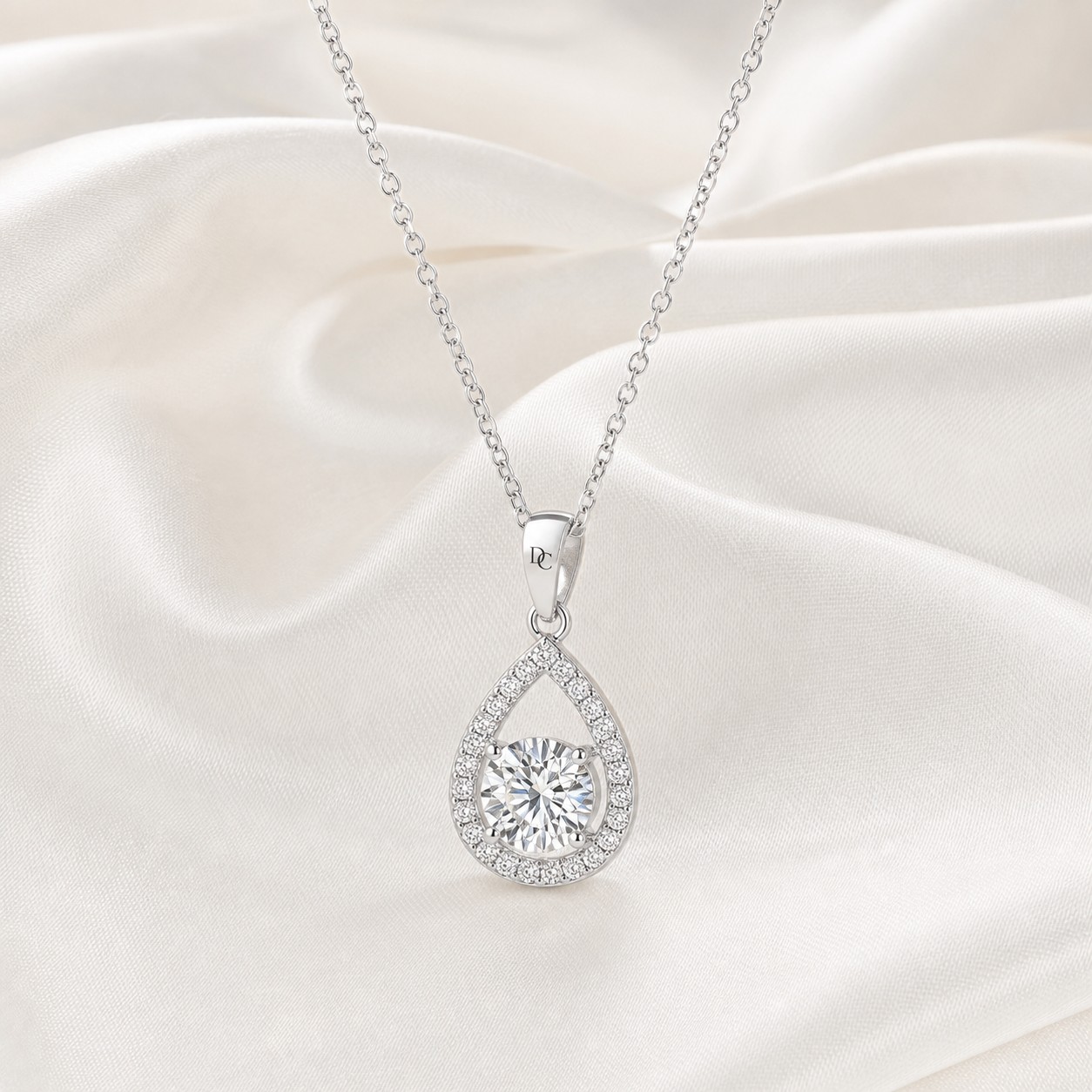 Dây chuyền giọt nước Moissanite vàng trắng 14K
