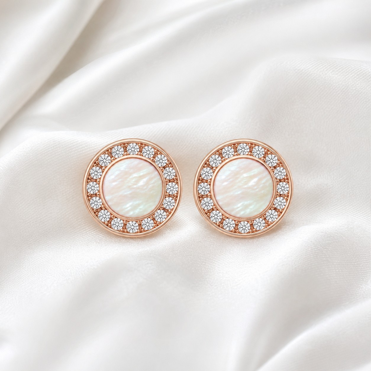 Bông tai nụ trái tim CZ vàng 14K